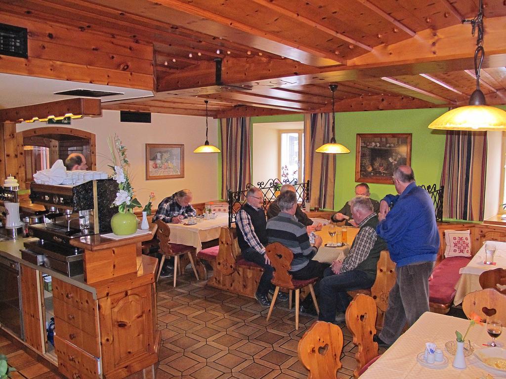 Hotel Restaurant Zum Schwan Schwanberg Habitación foto